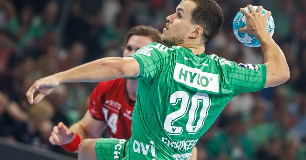Nationalspieler Tim Freihöfer erzielte acht Tore für die Füchse gegen Burgan (Archivbild)