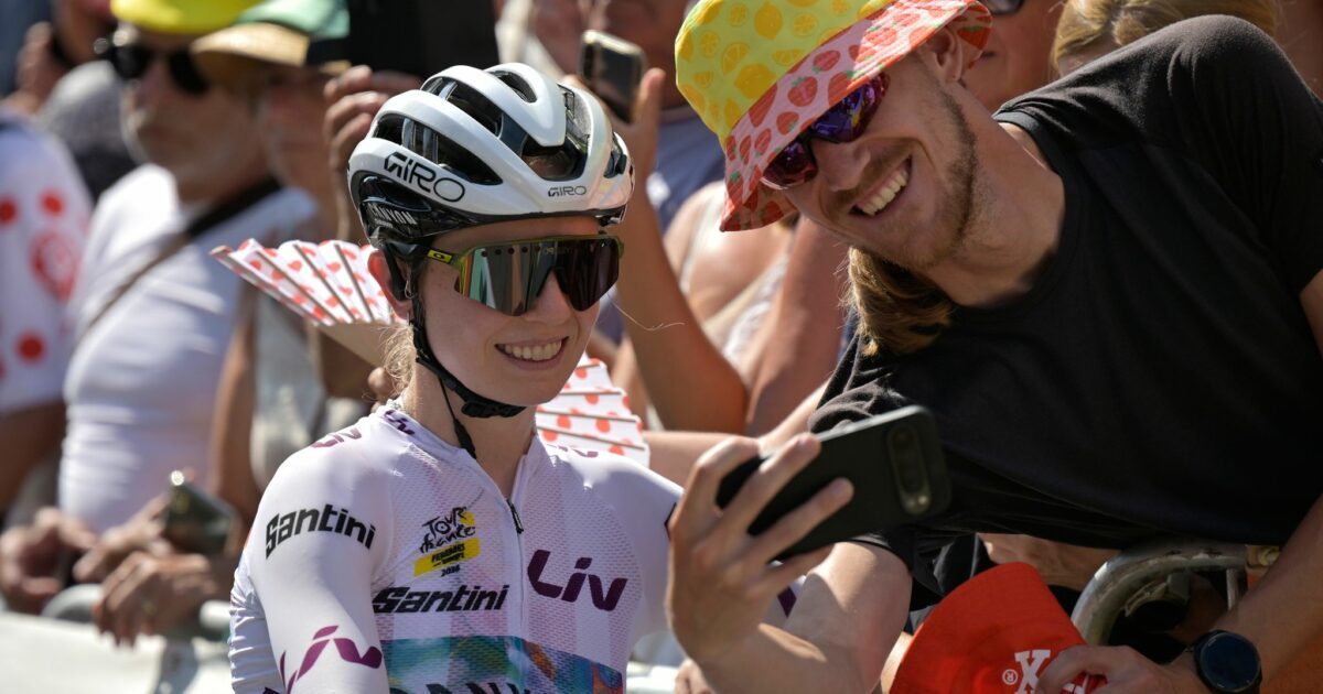Selfies mit den Fans: Für Antonia Niedermaier ist das nicht mehr ungewöhnlich. (Archivbild)