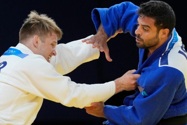 Judoka Timo Cavelius (l) wurde nach einer Prügelattacke in der Bundesliga im Krankenhaus operiert. (Archivbild)