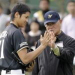 Der japanische Baseball-Star Isao Harimoto (r) ist im Alter von 86 Jahren gestorben.