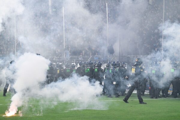 Polizeieinsatz beim Pokalderby im Carl-Benz-Stadion. (Archivbild)