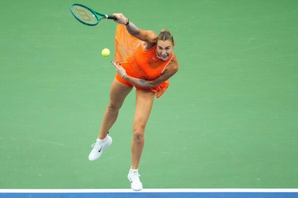 Aryna Sabalenka geht mit Power in die nächste Runde.