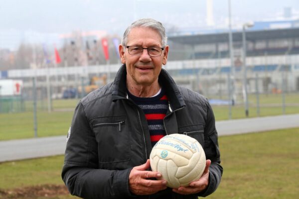 Der ehemalige DDR-Fußball-Nationalspieler Eberhard Vogel ist gestorben