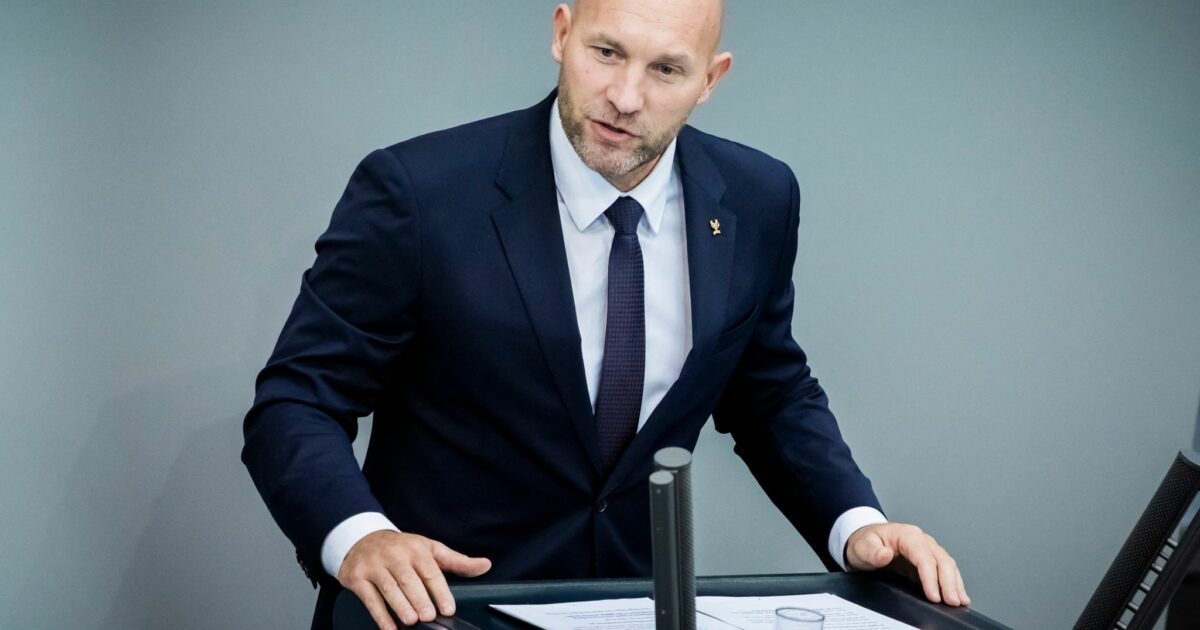 Erste Rede im Bundestag: Sport-Staatsminister Ronald Rauhe.