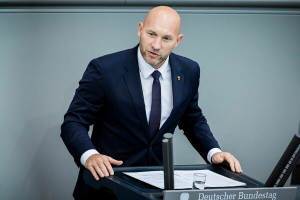 Erste Rede im Bundestag: Sport-Staatsminister Ronald Rauhe.