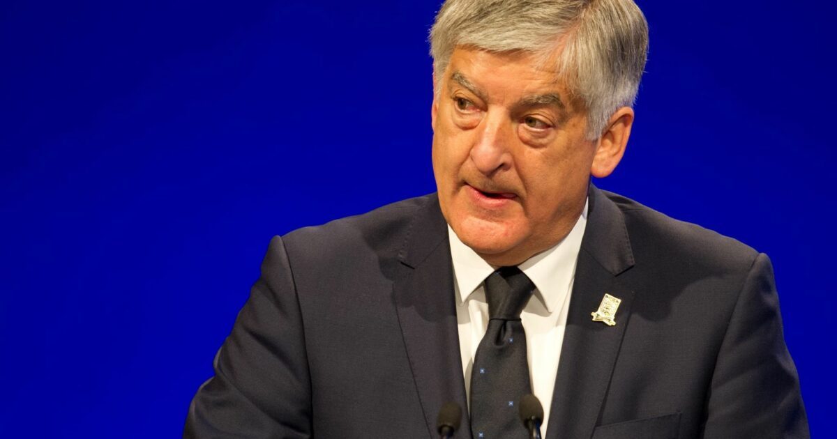 Der Ex-Vereinsvorsitzende David Bernstein reagierte fassungslos auf den Finanzskandal um Manchester City. (Archivbild)