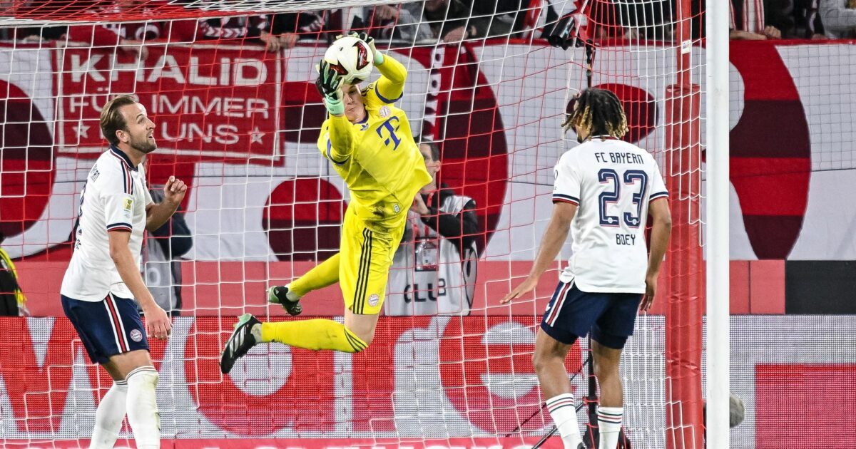 Starke Paraden: Neuer-Vertreter Jonas Urbig hielt den Bayern-Sieg fest.