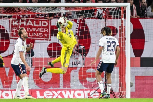 Starke Paraden: Neuer-Vertreter Jonas Urbig hielt den Bayern-Sieg fest.