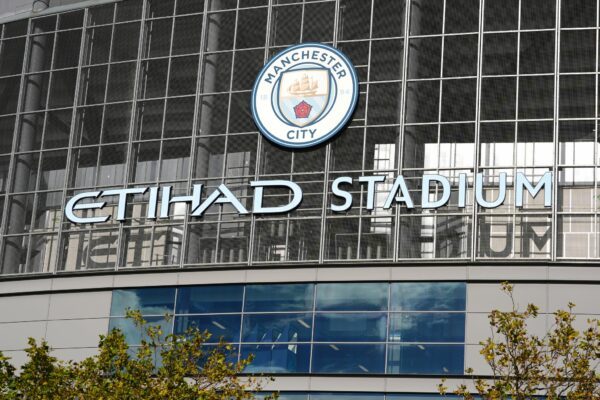 Der City-Sponsor erwägt juristische Schritte.