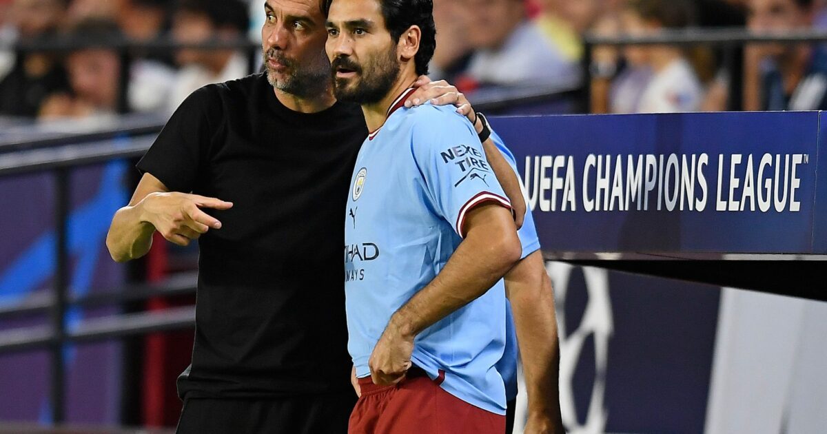 Gündoğan (r) spricht über Klopp - und Guardiola (l). (Archivbild)