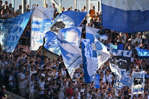 Die Bochumer Ultras haben sich zum «Hüpfverbot» auf der Osttribüne des Ruhrstadions geäußert. (Archivbild)