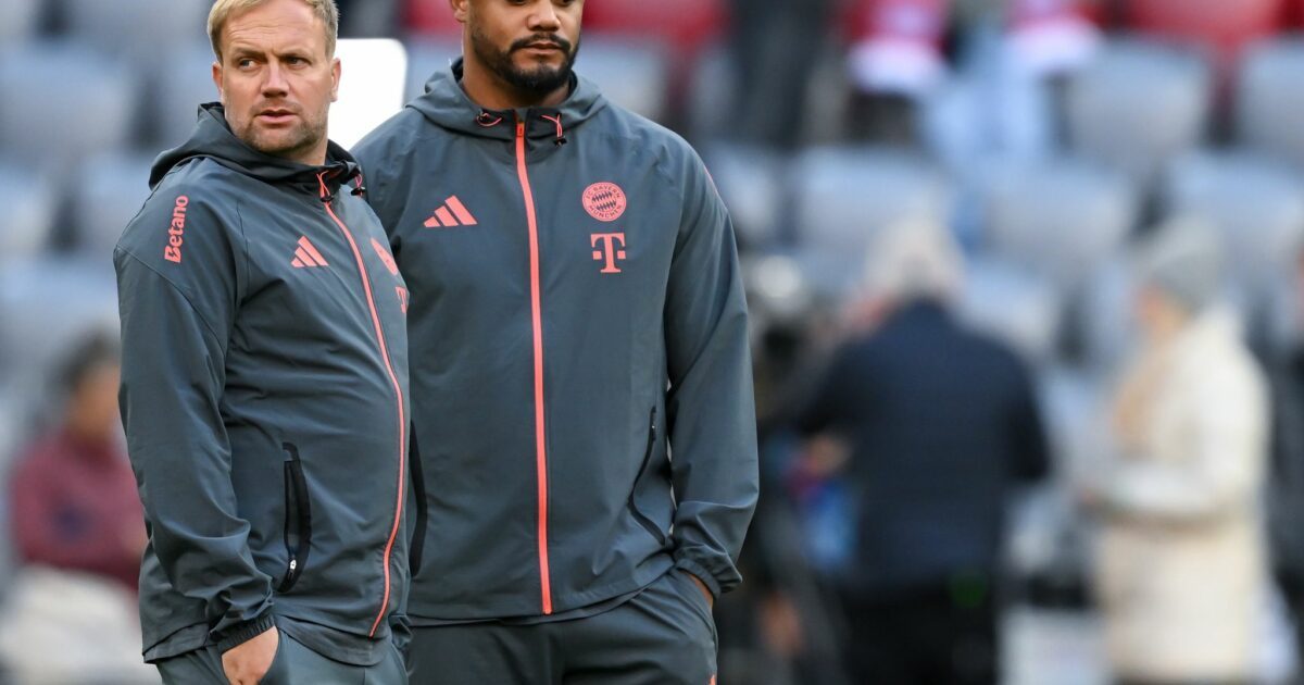 Der Chef (r) und sein Assistent.
