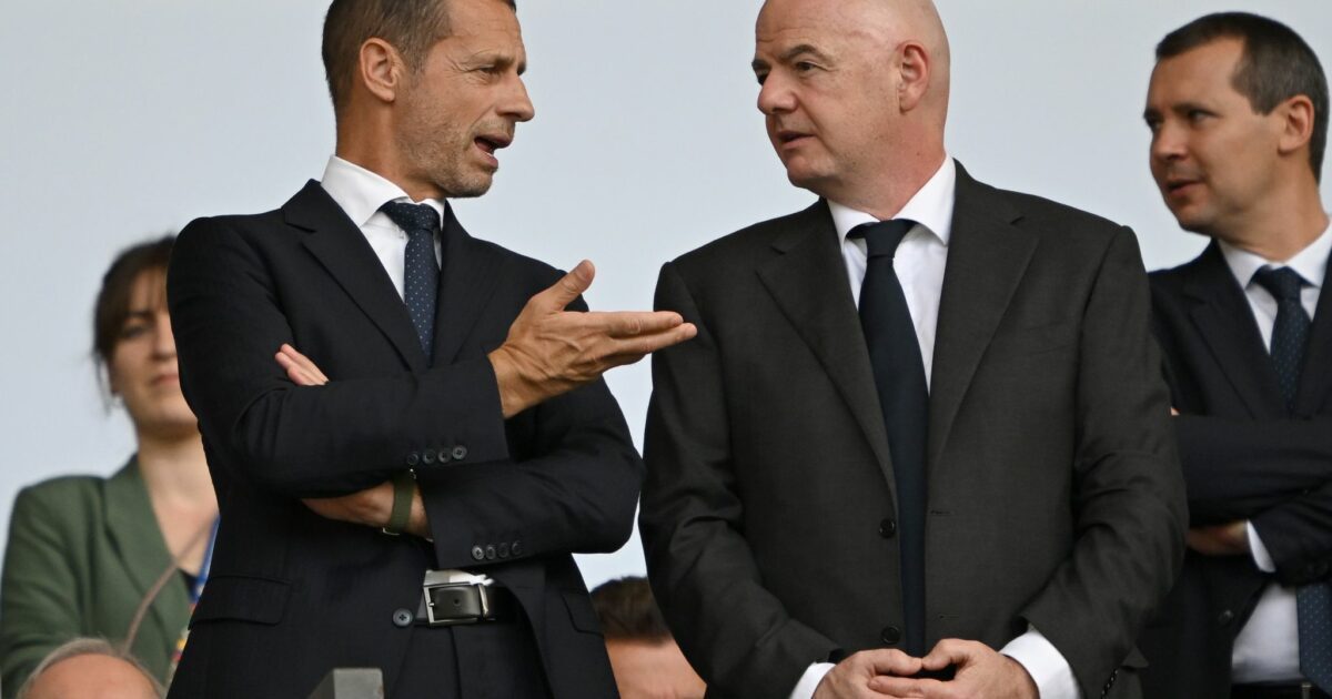 Aleksander Ceferin (l) will UEFA-Präsident bleiben und fordert nicht Gianni Infantino (r) heraus.