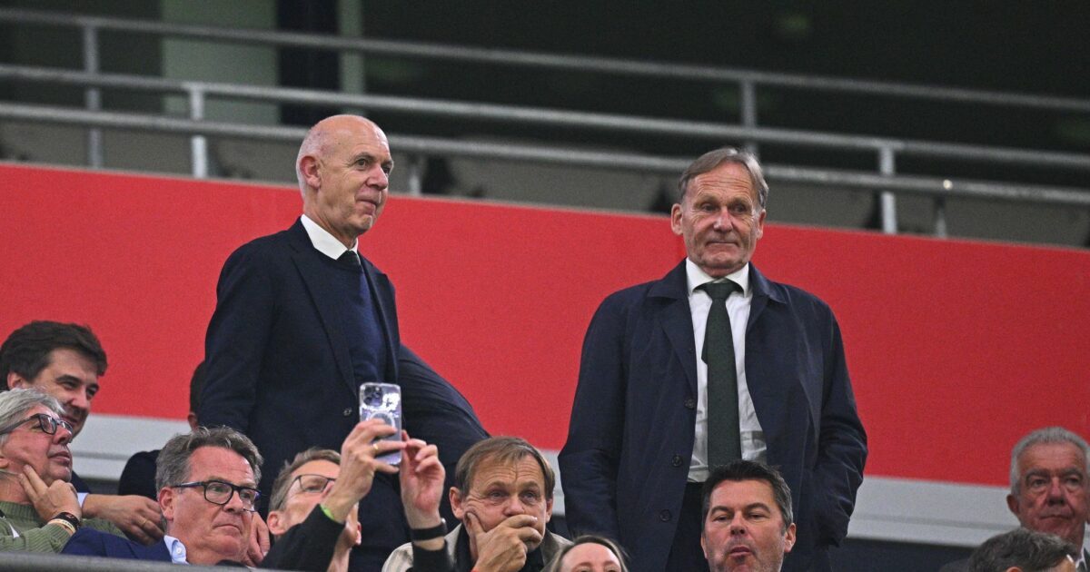 Bernd Neuendorf und Hans-Joachim Watzke (r) sprechen sich gegen Gianni Infantino aus. (Archivbild)