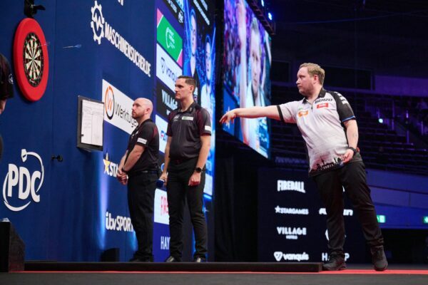 Martin Schindler forderte Jermaine Wattimena