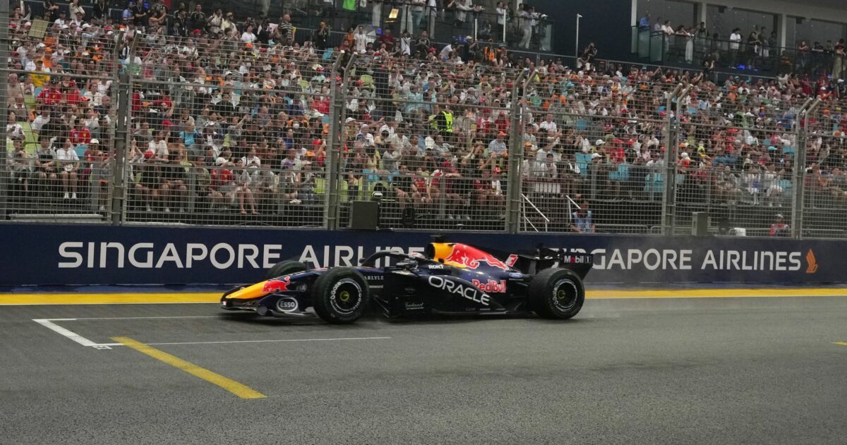 Max Verstappen gewinnt den Sprint in Singapur.