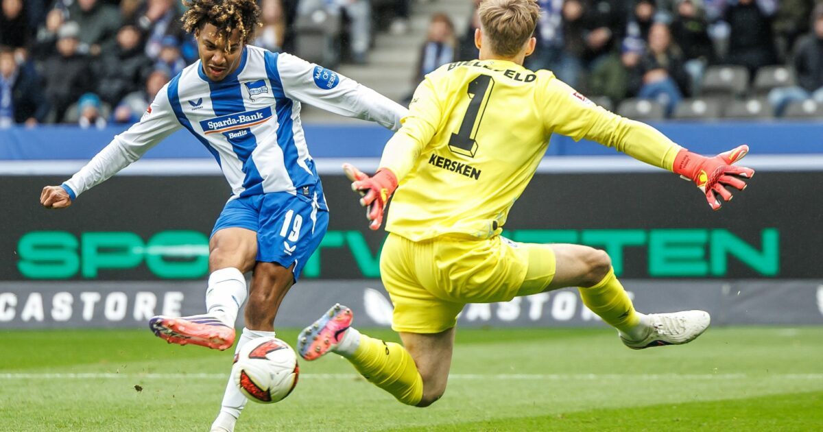 Adewumi (l) scheitere kurz vor der Pause an Kersken.