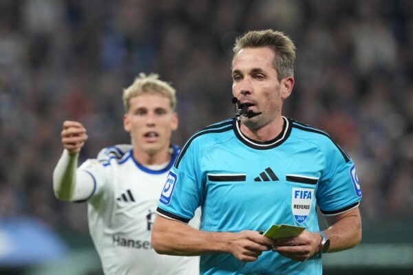 Schiedsrichter Tobias Stieler ordnete nach dem Spiel zwischen dem Hamburger SV und Eintracht Frankfurt mehrere strittige Szenen ein.