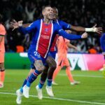 Bis auf den Fan-Aufreger ein großer Fußball-Abend: Lucas Hernández feiert sein Tor.