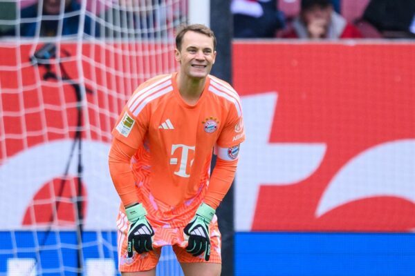 Bayern-Torwart Manuel Neuer nach seinem groben Patzer gegen Augsburg.