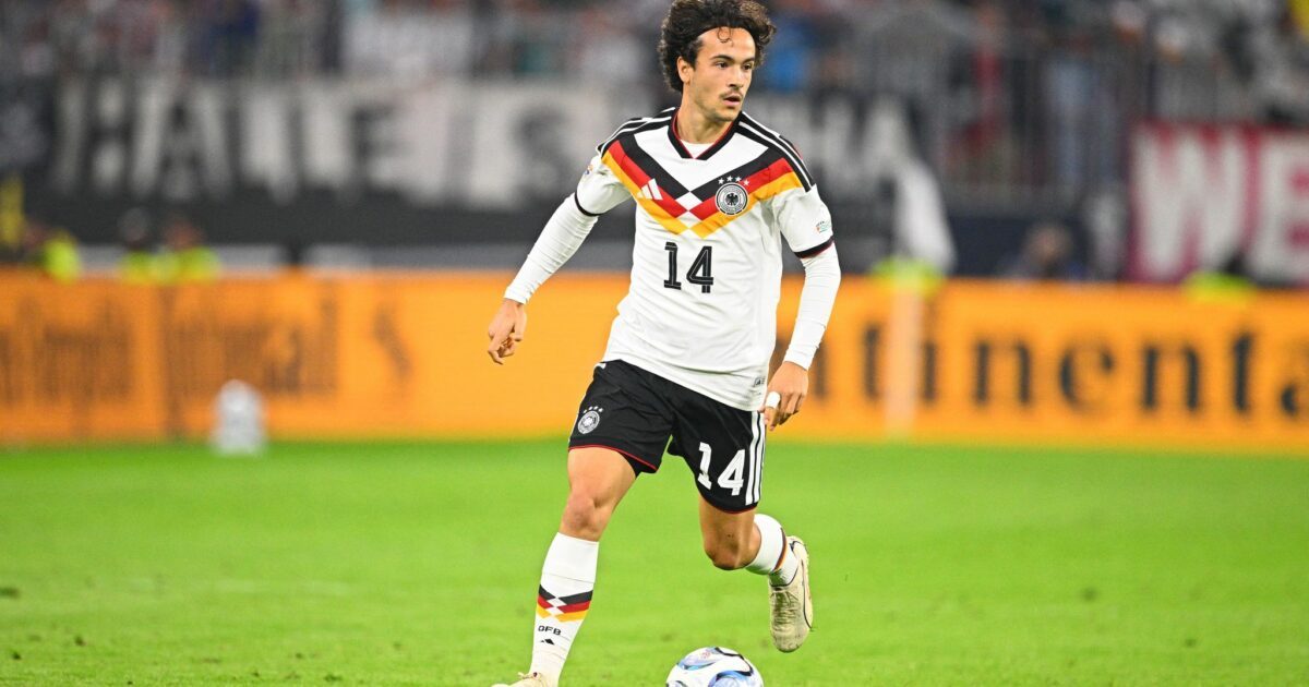 Ein Eintrag ins DFB-Geschichtsbuch: Mika Baur ist der 1000. Nationalspieler.