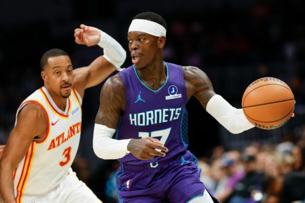 Dennis Schröder (r.) tat sich gegen sein Ex-Team aus Atlanta schwer.