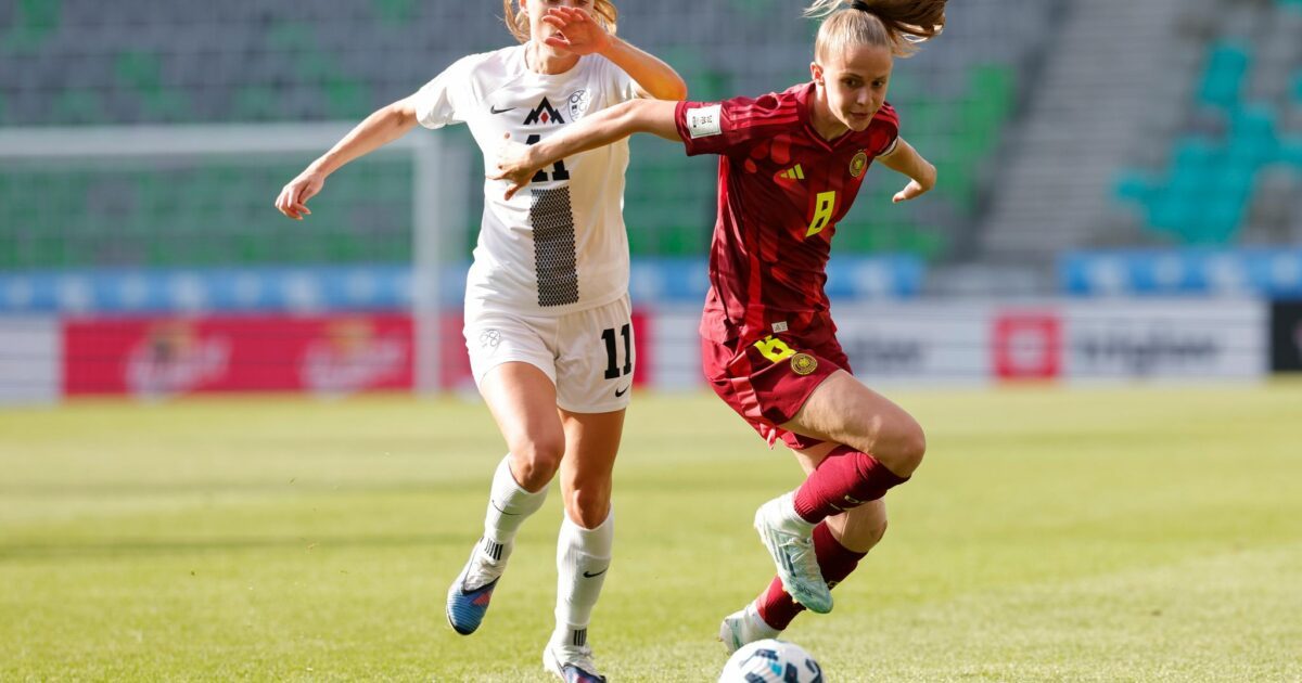 Vivien Endemann (r) fehlt den deutschen Fußballerinnen. (Archivbild)