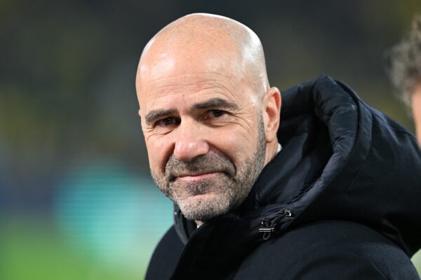 Trainer Peter Bosz von PSV Eindhoven will in Leipzig punkten. (Archivbild)