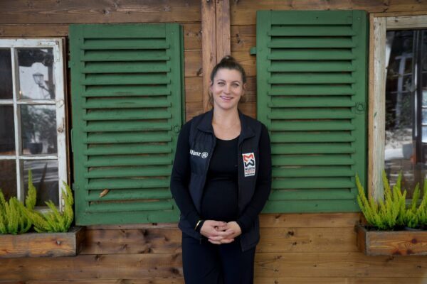 Mit Babybauch: Snowboard-Star Ramona Hofmeister wird diesen Winter keine Rennen fahren.