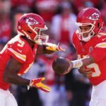 Walker (links) erzielte den ersten Touchdown für die Chiefs.