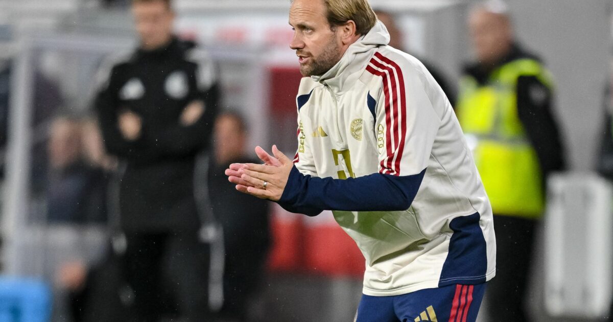 Bekam nach dem 3:1 in Freiburg eine Nachricht von seinem Chef Vincent Kompany: Bayerns Co-Trainer Aaron Danks.