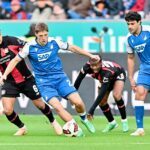 Da hatte er sein Trikot noch an: Alexander Prass (M).