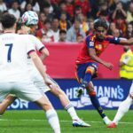 Lamine Yamal erzielt den Führungstreffer für Spanien.