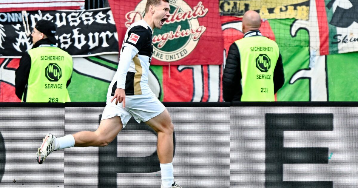 Torschütze Lasse Günther jubelt nach dem 2:0.