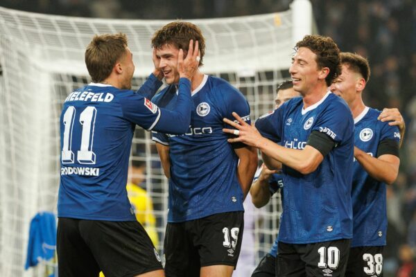 Maximilian Großer bringt Bielefeld in Führung.