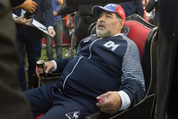 Im Verfahren um den Tod Diego Maradonas hat die Staatsanwaltschaft langjährige Haftstrafen beantragt. (Archivbild)