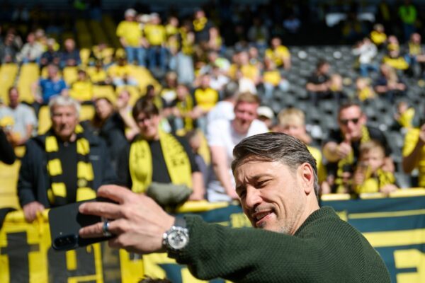 Beim letzten Essen vor dem Spiel sind für BVB-Coach Niko Kovac Handys bei seinen Spielern tabu. (Archivbild)