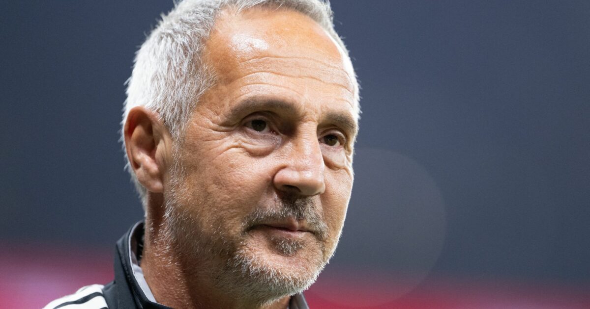Adi Hütter vor dem Spiel gegen Köln.