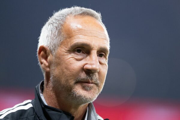 Adi Hütter vor dem Spiel gegen Köln.