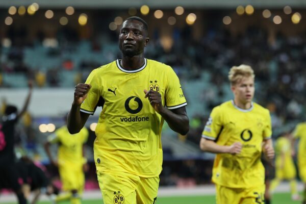 Serhou Guirassy bejubelt das frühe Führungstor des BVB.