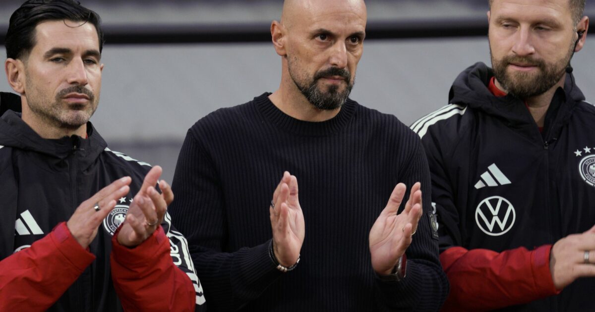 Trainer Antonio Di Salvo (M.) wurde im ostwestfälischen Paderborn geboren. (Archivbild)