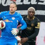 Zwei der auffälligsten Aklteure der ersten Halbzeit: Torwart Orjan Nyland (RB Leipzig