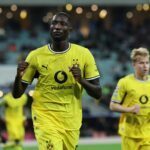 Guirassy bejubelt das frühe Führungstor des BVB.