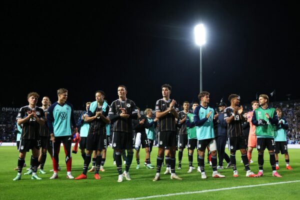 Die deutsche Nationalmannschaft nach dem 0:0 in Griechenland.