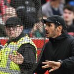 Julian Schuster machte seinem Ärger über den Fan-Protest Luft.