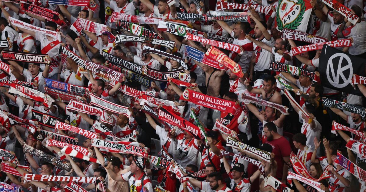 Die Fans von Rayo Vallecano haben für einen Spielabbruch gesorgt. (Archivbild)