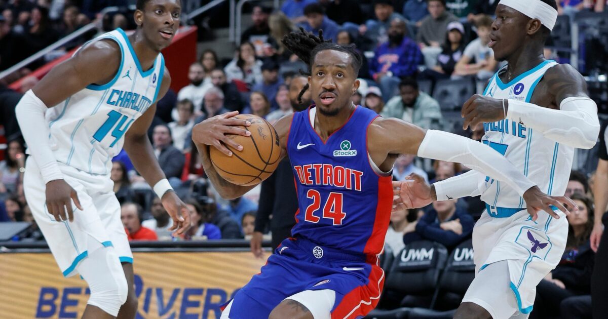 Dennis Schröder (rechts) konnte die Niederlage gegen sein Ex-Team nicht verhindern.