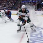 Vom Puck am Kopf getroffen: Nico Sturm. (Archivbild)