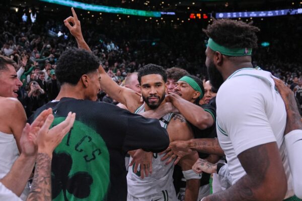 Jayson Tatum warf Boston gegen Brooklyn in letzter Sekunde zum Sieg.
