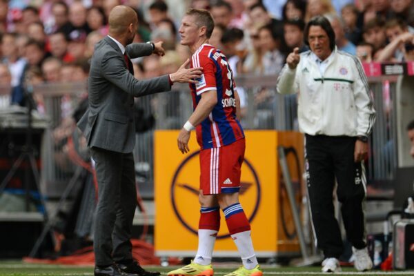Hans-Wilhelm Müller-Wohlfahrt (r) hat Pep Guardiola bis heute nicht verziehen. (Archivbild)